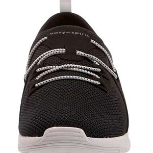 Like New, In Box with Original Packaging Easy Spirit Women's Grae2 Sneaker S: 8W